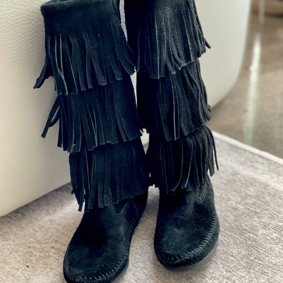 Minnetonka fringe suede boots - Picture 1 of 4